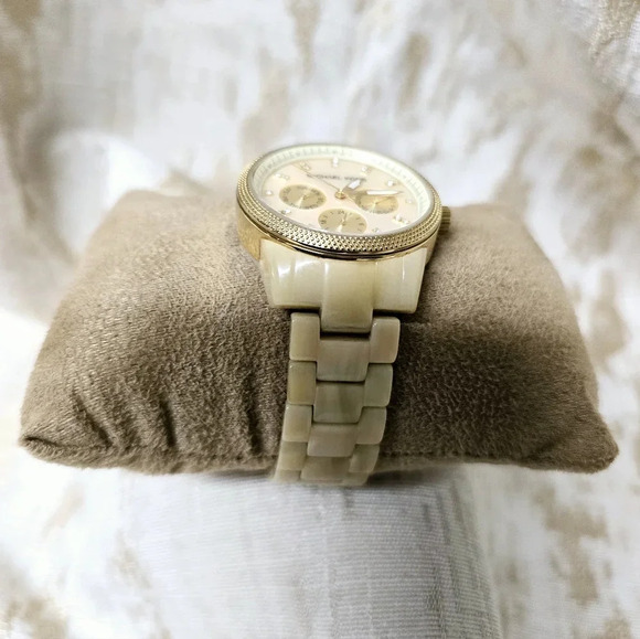 Michael Kors Mother Of Pearl Gold Tone Stainless Steel Horn Resin Jet Set MK5039 - Picture 4 of 13